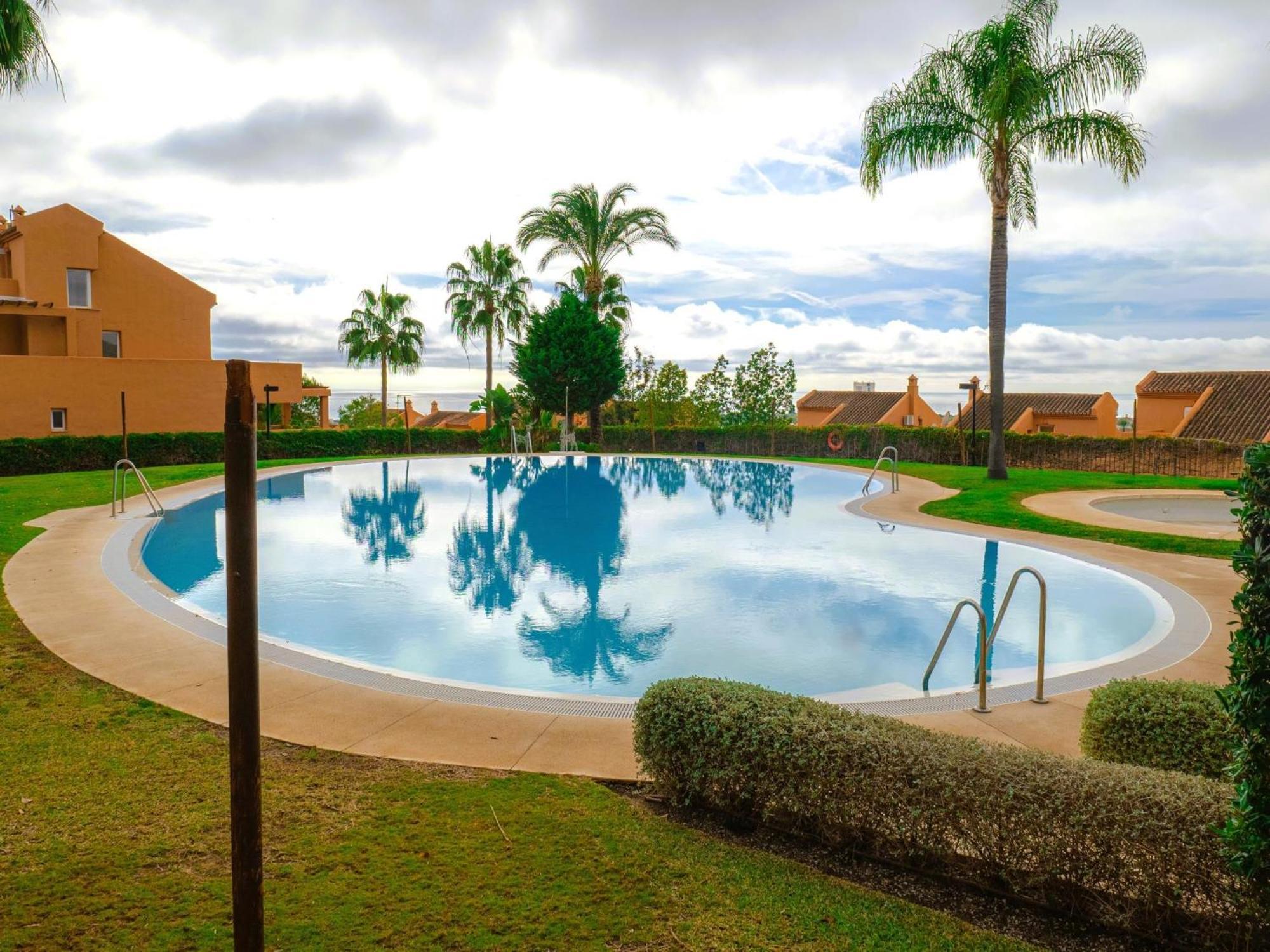 Apartmento Familiar Con Piscina Con Vista Al Mar